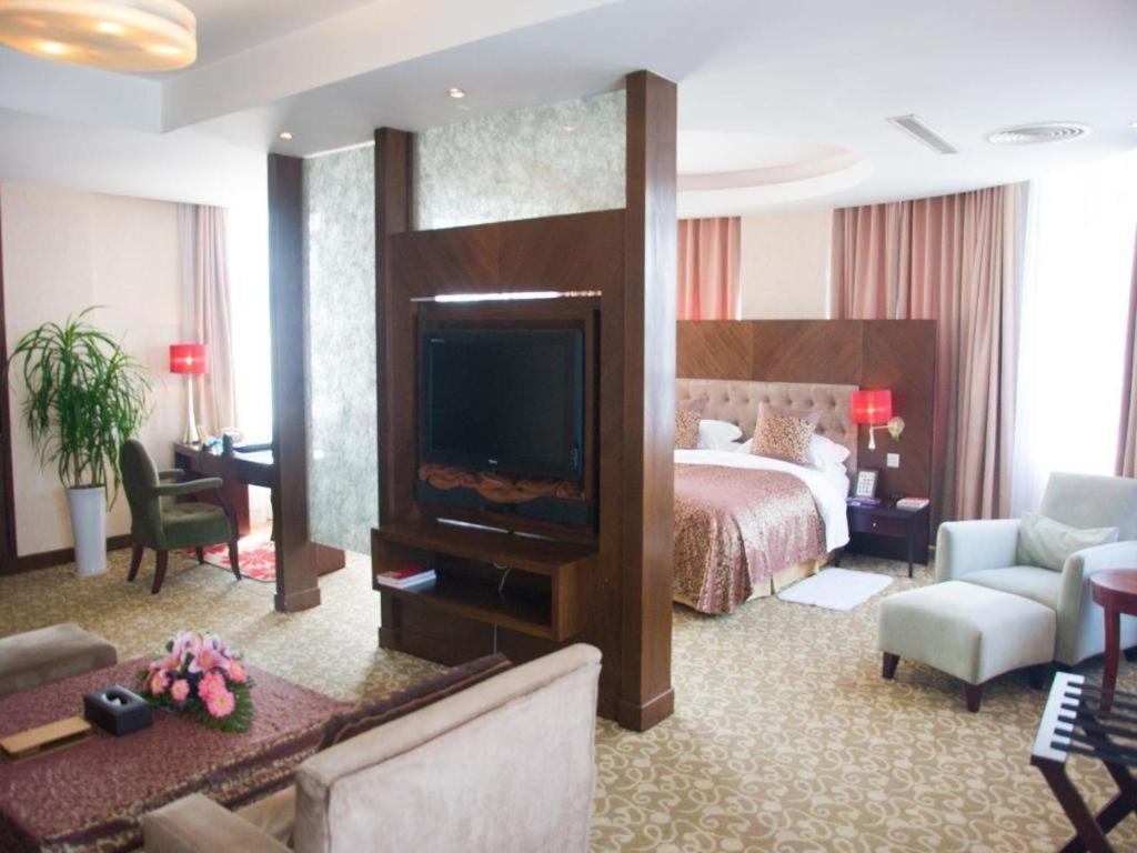 Qingdao Royal Garden Hotel Exteriér fotografie