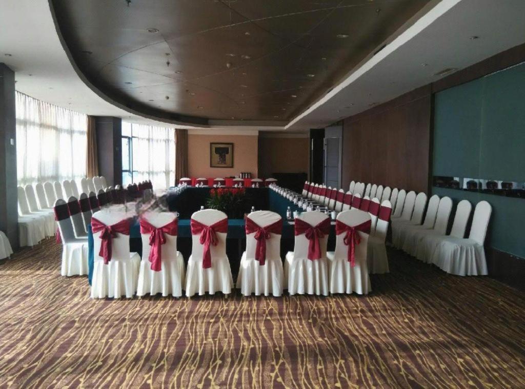 Qingdao Royal Garden Hotel Exteriér fotografie
